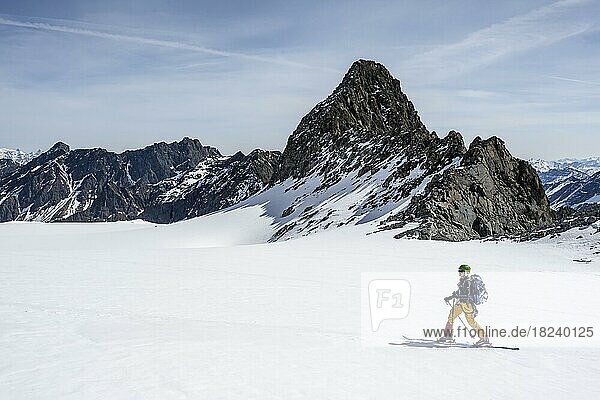 Ski tourers on the ascent  mountains in winter with snow  Stubai Alps  Tyrol  Austria  Europe