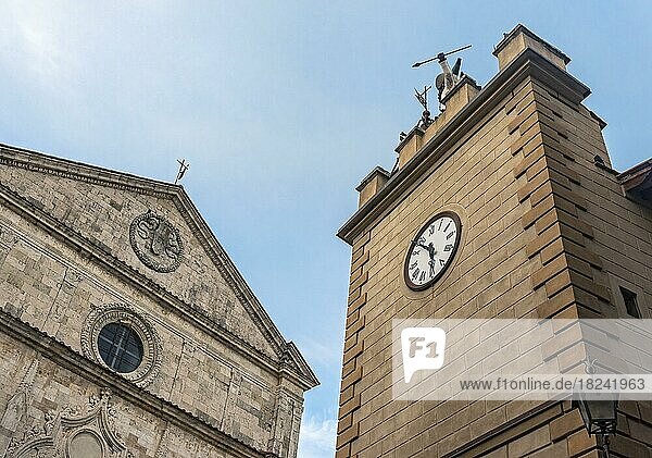 Kirche Sant'Agostino und Turm Torre di Pulcinella  Montepulciano  Toskana  Italien  Europa