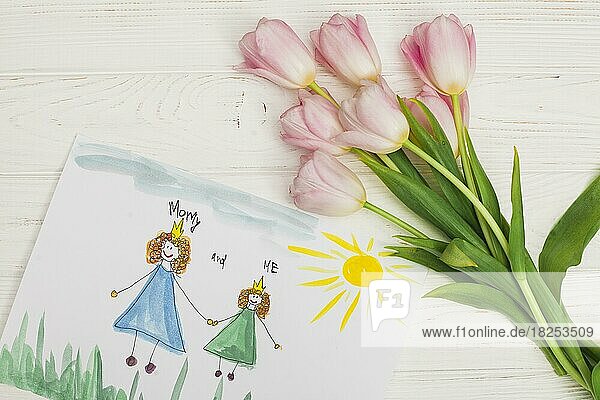 Kinderzeichnung Mutter Tochter mit Blume. Auflösung und hohe Qualität schönes Foto