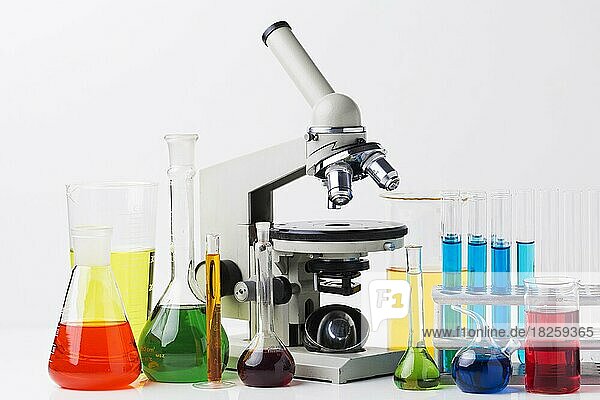 Vorderansicht wissenschaftlicher Elemente mit chemischer Zusammensetzung