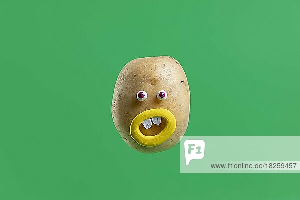 Lustige Kartoffel mit Gesicht Aufkleber