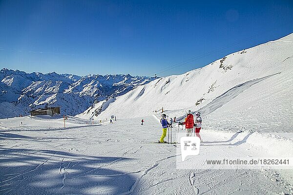 Skiabfahrt Gipfelmulde der Koblatbahn  Skigebiet Nebelhorn  Oberstdor  Oberallgäu
