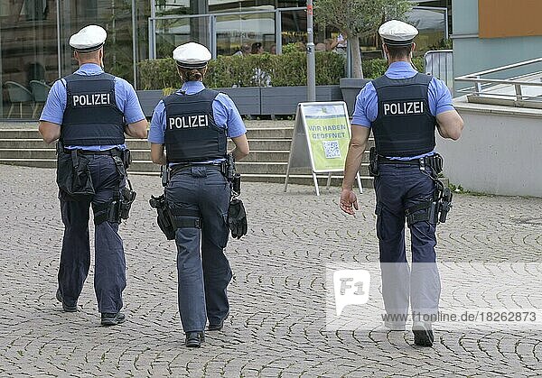 Police officers  patrol  city centre  Wiesbaden  Hesse  Germany  Europe