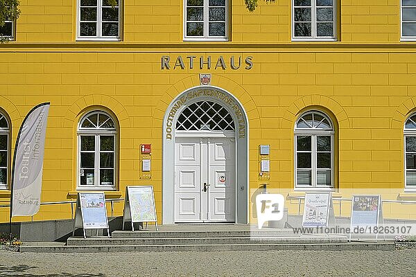 Rathaus Unter den Linden Ratzeburg Schleswig-Holstein Deutschland Europa