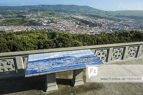Blick auf das Unesco-Weltkulturerbe  Angra do Heroísmo  Insel Terceira  Azoren  Portugal  Europa