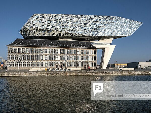 Port House  Hafenhaus am Kattendijkdok  moderne Architektur  Architektin Zaha Hadid  Het Eilandje  Antwerpen  Vlaanderen  Flandern  Belgien  Europa