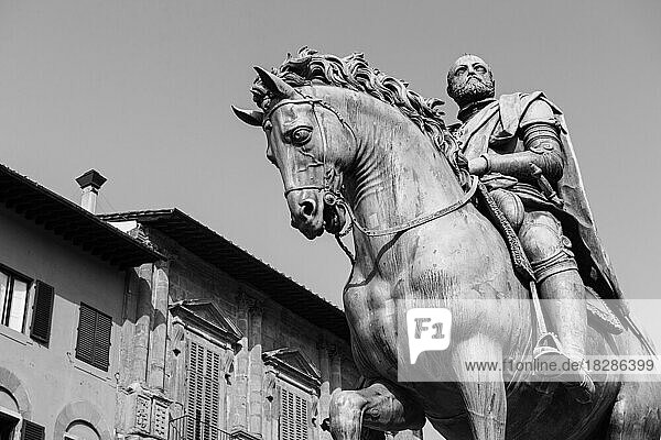Bronzestatue des Großherzogs Cosima I. von Toskana  Piazza della Signoria  Florenz  Italien  Europa