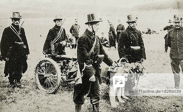 Altes Foto  das belgische Carabiniers  leichte Infanterie des Ersten Weltkriegs  mit einem Maxim-Maschinengewehr zeigt  das von belgischen Mastiff-Hunden im Jahr 1914 gezogen wird