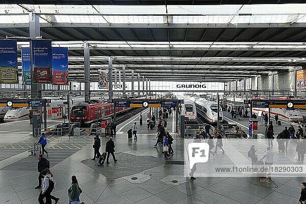 Hauptbahnhof München  Innenansicht  München  Bayern  Deutschalnd
