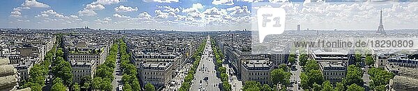 Panorama vom Arc de Triomphe de lÉtoile auf der Av. des Champs-Élysées in Richtung Louvre-Museum  Paris  Île-de-France  Frankreich  Europa