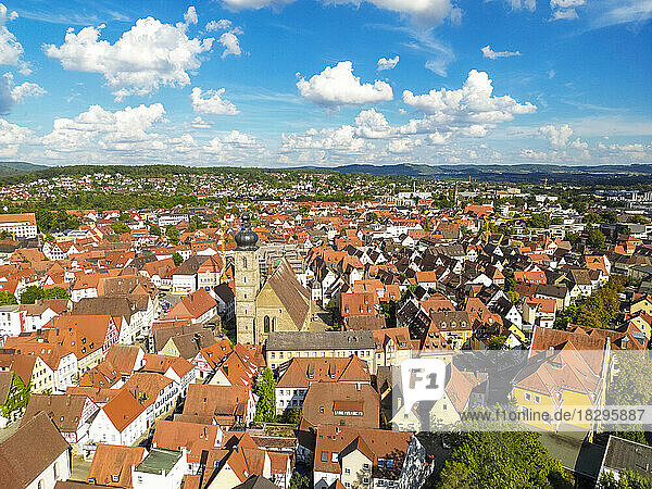 Deutschland  Bayern  Forchheim  Luftaufnahme der Altstadt mit der Kirche St. Martin im Zentrum