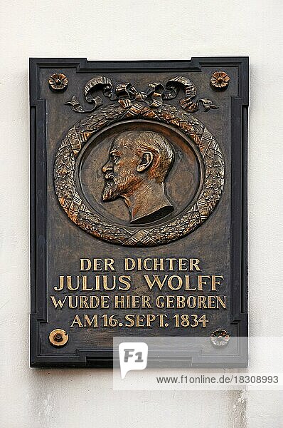 Gedenktafel vom Dichter Julius Wolff  1834-1910  an seinem Geburtshaus  Quedlinburg  Sachsen-Anhalt  Deutschland  Europa