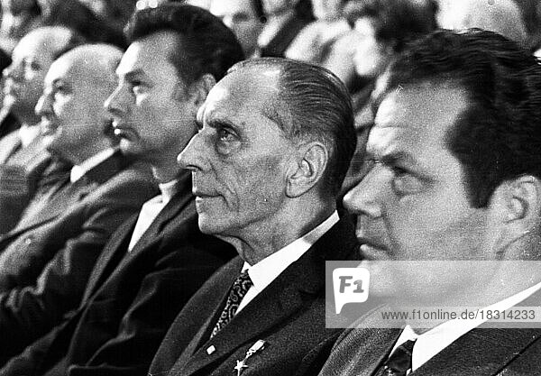 The 2nd Party Congress of the German Communist Party (DKP) was held in Düsseldorf from 25. 11. 1971 to 28. 1971. Herbert Mies  Arvids Pelsche  Werner Czieslak  Albert Norden  N. N. von r  Germany  Europe
