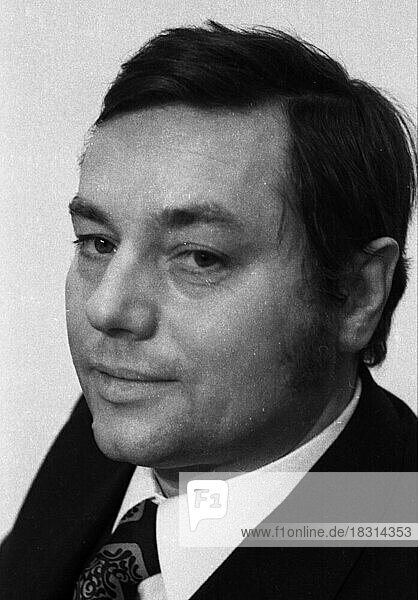 The 2nd Party Congress of the German Communist Party (DKP) was held in Düsseldorf from 25. 11. 1971 to 28. 1971. Karl-Heinz Schroeder  Germany  Europe