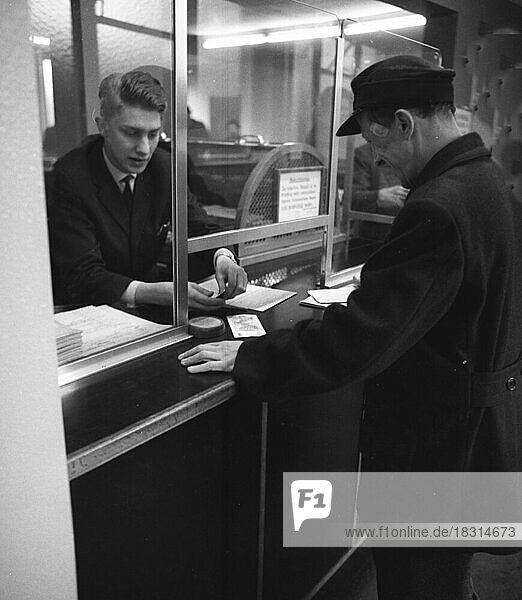 Arbeitslose beim Arbeitsamt Dortmund im Jahre 1966  Deutschland  Europa