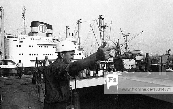 Work at the Port of Hamburg and Howaldtswerke Hamburg  HDW) in 1970  Germany  Europe