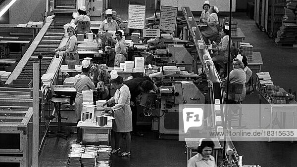 Arbeitsplaetze in einer Schokoladenfabrik der Coop-Gruppe 9.7.1974 in Dortmund  Deutschland  Europa