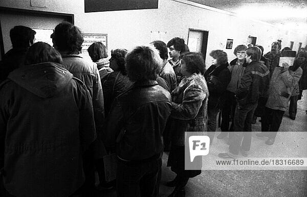 Arbeitslose beim Arbeitsamt im Januar 1982  Deutschland  Europa