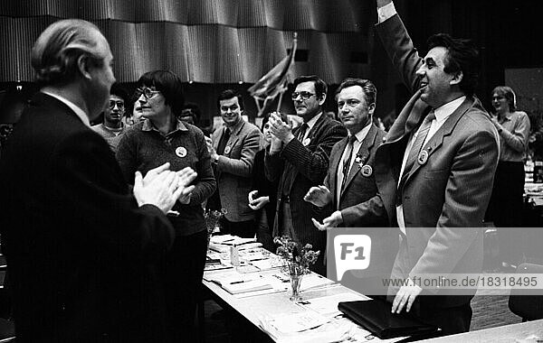The 7th Federal Congress of the left Socialist German Workers' Youth (SDAJ) in 1982.Egon Krenz  Sigmund Jähn (f.r.t.l.)  Germany  Europe