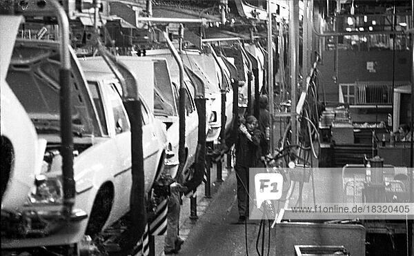 Production on the bodies of Opel AG vehicles in Plant I on 09.12.1975 in Bochum  Germany  Europe