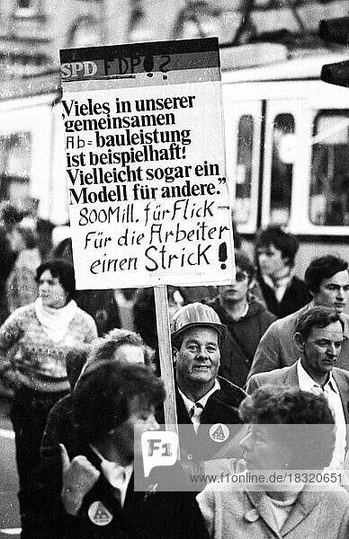 Einem Aufruf des DGB folgend demonstrierten ca. 70.000 gegen Arbeitslosigkeit und Sozialabbau. November 1981  Deutschland  Europa