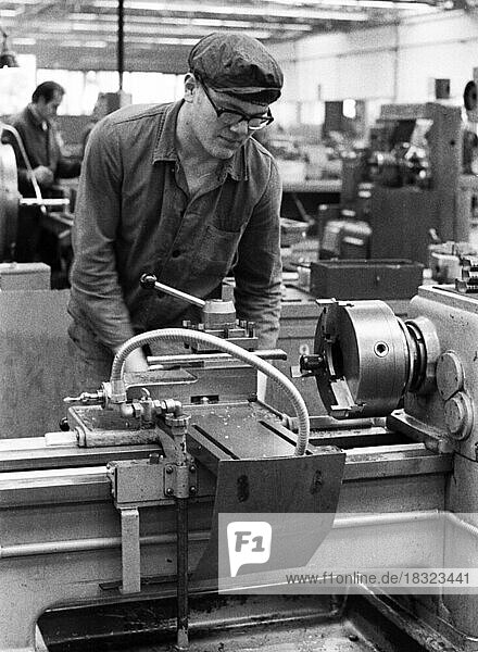 In the training workshop of Hoesch AG in Dortmund  here on 6.8.1974  apprentices are trained in various trades  Germany  Europe