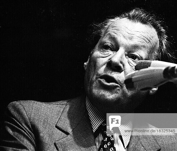 An election rally of the Social Democratic Party of Germany (SPD) on 23.4.1975 in the Westfalenhalle in Dortmund. Willy Brandt  Germany  Europe