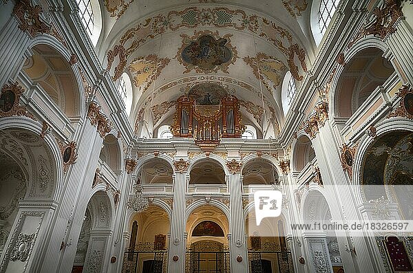 Innenaufnahme  Metzler-Orgel  Orgelempore  Jesuitenkirche  Luzern  Schweiz  Europa