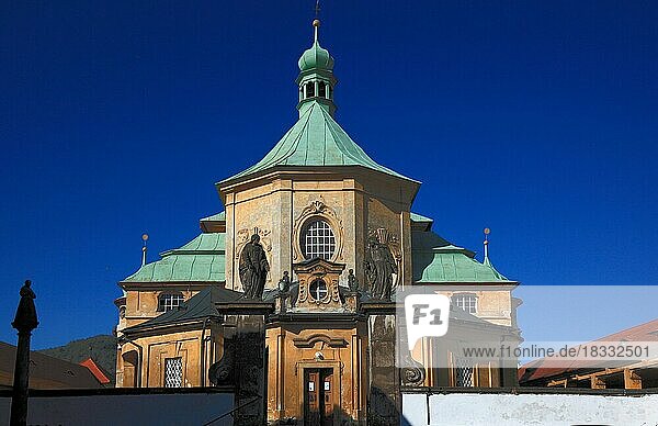 Horní Police  Oberpolitz  ist eine Gemeinde des Okres Ceska Lípa in der Region Liberec im Norden der Tschechischen Republik. Barocke Pfarr- und Wallfahrtskirche Maria Heimsuchung  erbaut von 1689-1701 durch Giulio Broggio. Politz war einst ein bekannter Wallfahrtsort  Tschechien  Tschechien  Europa