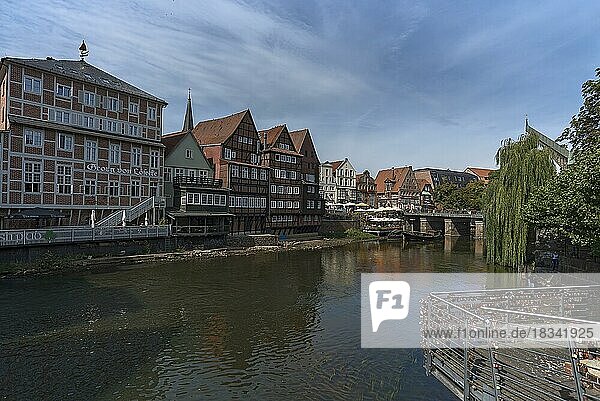 Historische Fachwerkhäuser am ehemaligen Hafen der Ilmenau  Lüneburg  Niedersachsen  Deutschland  Europa