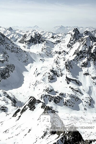 Peaks and mountains in winter  Sellraintal  Stubai Alps  Kühtai  Tyrol  Austria  Europe