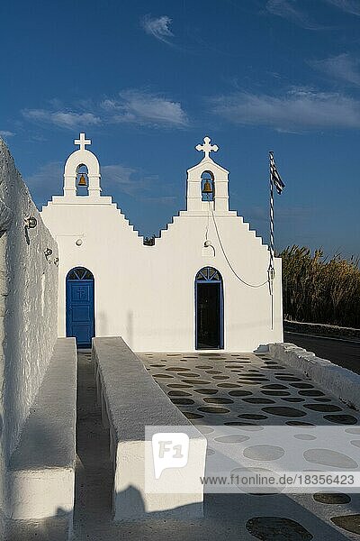 Kleine weiße Kirche  Mykonos  Griechenland  Europa
