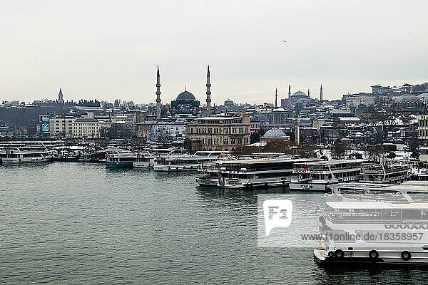 Moschee aus osmanischer Zeit und im osmanischen Stil in Istanbul gebaut