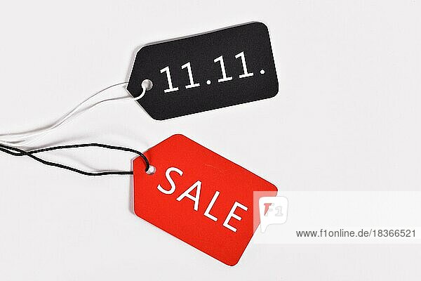 Schilder mit dem Text '11.11.' und 'SALE for Singles' Day'  einem inoffiziellen chinesischen Feiertag und einer Einkaufssaison  die Menschen feiert  die nicht in einer Beziehung sind