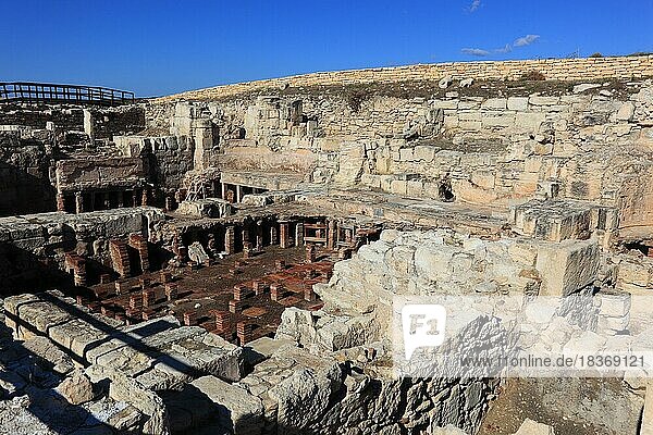 Kourion  assyrisch Ku-ri-i  altgriechisch  lateinisch Curium  historische  antike Ausgrabungsstätte  Ruinenstätte  öffentlichen Bäder  Zypern  Europa