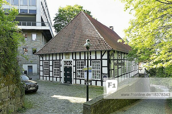 Puppenmuseum in einem Fachwerkhaus von 1684  Tecklenburg  Münsterland  Nordrhein-Westfalen  Deutschland  Europa