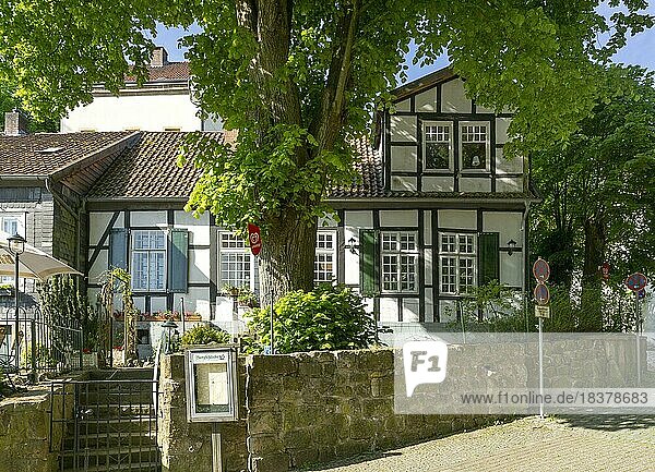 Alte Post  Wohn- und Geschäftshaus in Fachwerkbauweise  Schlossstraße  Tecklenburg  Münsterland  Nordrhein-Westfalen  Deutschland  Europa