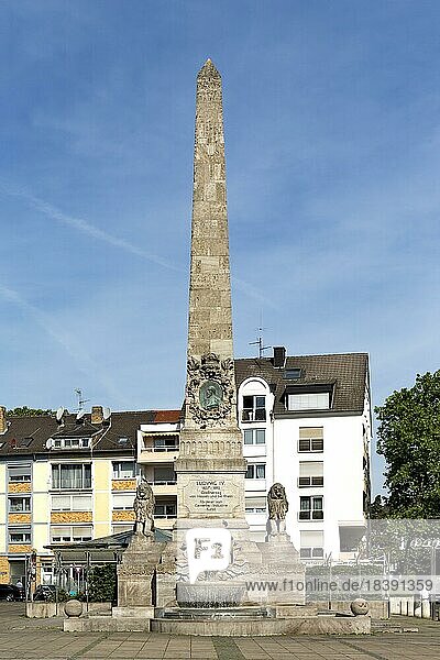 Denkmal für Großherzog Ludwig IV.  Obelisk  Worms  Rheinland-Pfalz  Deutschland  Europa