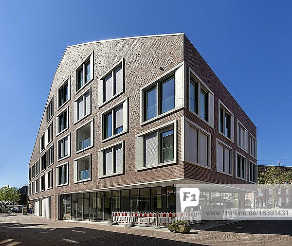 Modern residential and commercial building Ant Lummert  Vreden  Münsterland  North Rhine-Westphalia  Germany  Europe