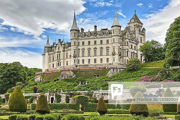 Dunrobin Castle  Schloss  Park  Schottland  Großbritannien  Europa