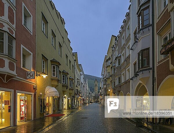 Laubengänge in der Altstadt  Sterzing  Südtirol  Italien  Europa