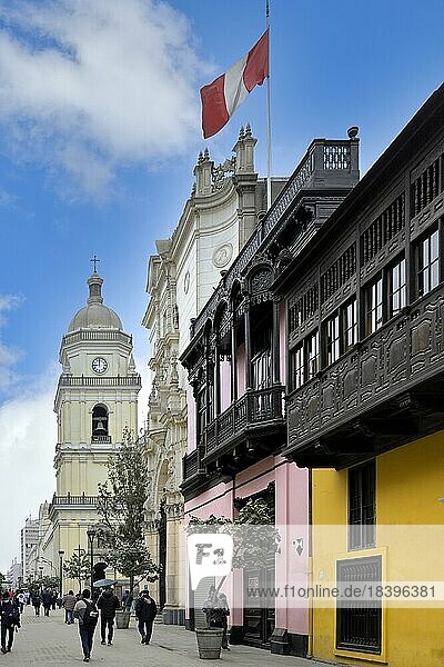 Balcony of the Goyeneche House and San Pedro Church  Lima  Peru  South America