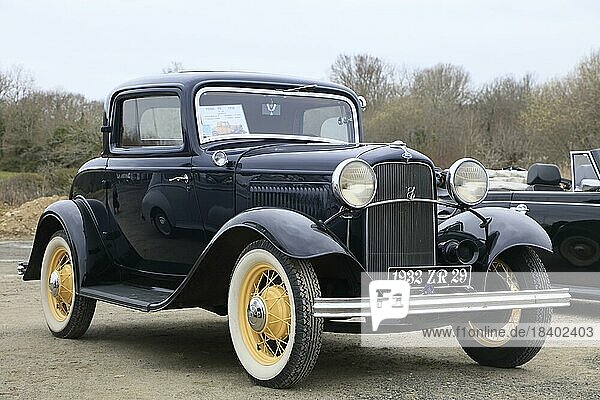 Ford V8 Modell 18 Coupe von 1932  Oldtimertreffen  Plougastel-Daoulas  Finistere  Bretagne  Frankreich  Europa
