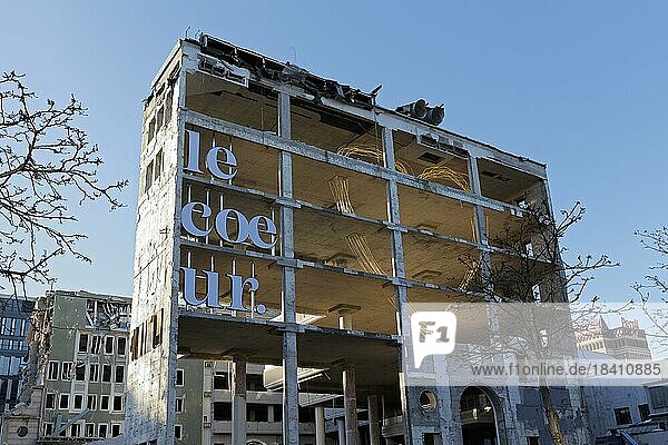 Bürohaus entkernt  Abriss der ehemaligen Dresdner Bank an der Königsallee  Projekt Le Coeur  Düsseldorf  Nordrhein-Westfalen  Deutschland  Europa