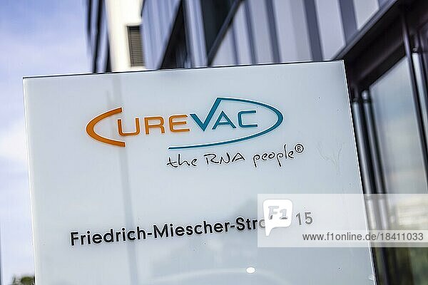 CureVac  Biopharmazeutisches Unternehmen mit Spezialisierung auf Grundlage des Botenmoleküls mRNA  Firmenschild  Tübingen  Baden-Württemberg  Deutschland  Europa