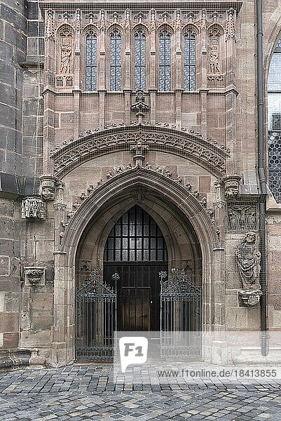 Apothekertor der Lorenzkirche  Nürnberg  Mittefranken  Bayern  Deutschland  Europa