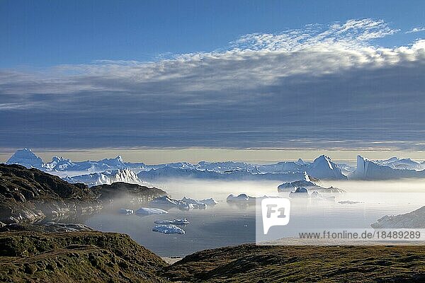 Eisberge im Kangia Eisfjord  Diskobucht UNESCO Welterbe  Westgrönland Grönland
