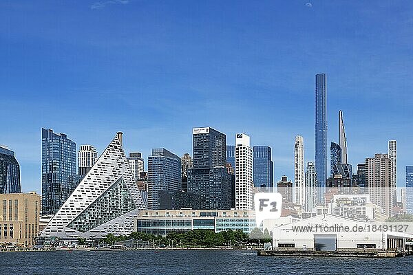 VIA 57 West  pyramidenförmiges Wohnhochhaus  Architekturbüro Bjarke Ingels Group  142 m hoch  35 Stockwerke. West 57th Street  Hudson River  Hells Kitchen  Manhattan