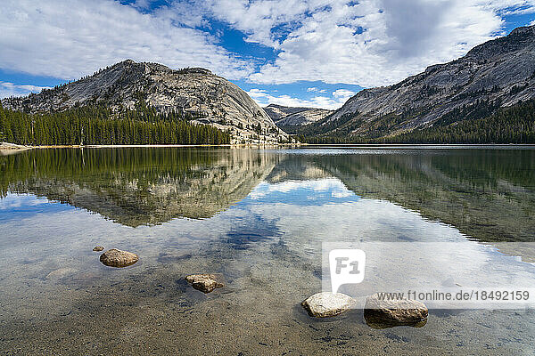 Tenaya Lake  Yosemite-Nationalpark  UNESCO-Welterbe  Kalifornien  Vereinigte Staaten von Amerika  Nord-Amerika