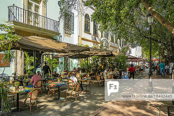 View of cafe and restaurant in Columbus Park  Santo Domingo  Dominican Republic  West Indies  Caribbean  Central America